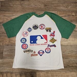 Rare Vintage Reebok Green and White MLB T-Shirt Mid 2000's